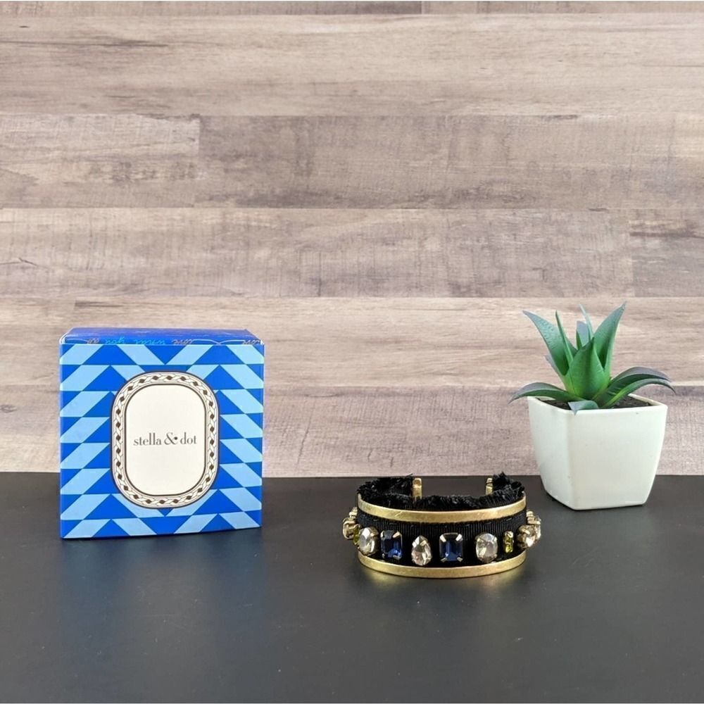 Stella and Dot Morgan Jeweled Cuff Black and Gold